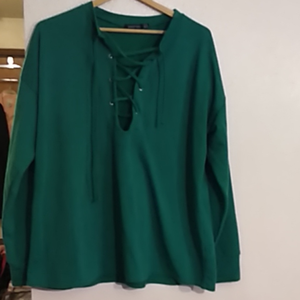 Boohoo green sweatshirt 18